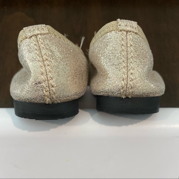 Ruby & Bloom Gold Shimmer Ballet Flats - Picture 6 of 8